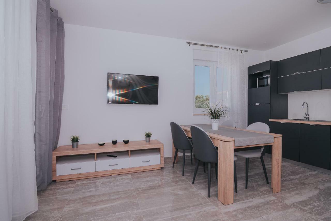 Apartments Pool Villa Aldura Novalja Cameră foto